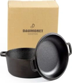 Daumonet Ducasse Gietijzeren Double Use Braadpan - Combi Sudderpan Zwart - 2-in-1 Bak- En Braadpan - PFAS & PFOA Vrij - Rond - Ø 26 Cm - 4,4 Liter - Emaille - Alle Warmtebronnen - Elektrisch - Gas - Halogeen - Inductie - Keramisch -Keuken Pot 1053x1200