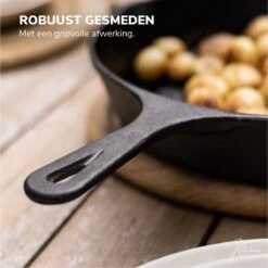 Gietijzeren Pan - Skillet - Koekenpan - BBQ - Koekenpan Inductie - ø32cm - 3.1 KG - Geschikt Voor Alle Warmtebronnen - Inclusief Gratis E-Book 11 Gietijzeren Pan - Skillet - Koekenpan - BBQ - Koekenpan Inductie - ø32cm - 3.1 KG - Geschikt Voor Alle Warmtebronnen - Inclusief Gratis E-Book -Keuken Pot 1200x1198 17