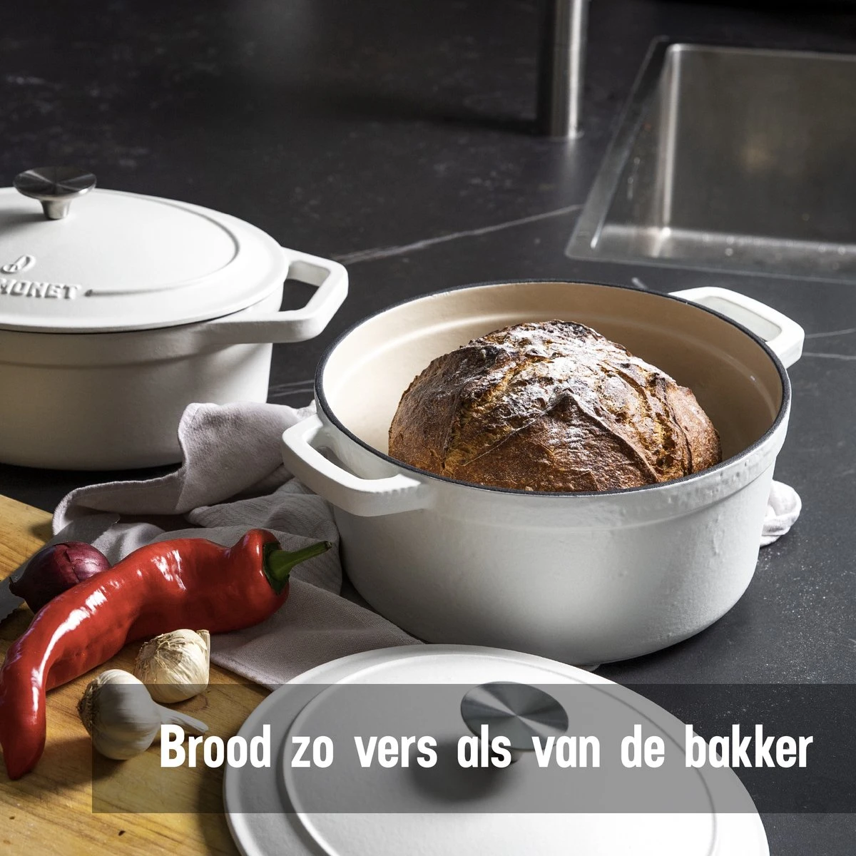 Daumonet Carême Blanc gietijzeren braadpan - Sudderpan Wit - Rond - Ø 26 cm - 4,4 liter - 100% PFAS & PFOA vrij - Emaille - Geschikt voor alle warmtebronnen - Elektrisch - Gas - Halogeen - Inductie - Keramisch - Vaatwasserbestendig Daumonet Carême Blanc Gietijzeren Braadpan - Sudderpan Wit - Rond - Ø 26 Cm - 4,4 Liter - 100% PFAS & PFOA Vrij - Emaille - Geschikt Voor Alle Warmtebronnen - Elektrisch - Gas - Halogeen - Inductie - Keramisch - Vaatwasserbestendig -Keuken Pot 1200x1200 1035