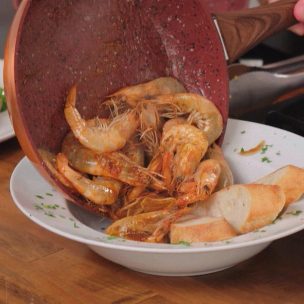 Livington Copper & Stone Pan - 24cm koekenpan- anti-aanbaklaag en krasbestendig - graniet look - binnenste steenlaag voor perfecte warmteverdeling - geschikt voor Ceran, gas, elektrisch, inductie Livington Copper & Stone Pan - 24cm Koekenpan- Anti-aanbaklaag En Krasbestendig - Graniet Look - Binnenste Steenlaag Voor Perfecte Warmteverdeling - Geschikt Voor Ceran, Gas, Elektrisch, Inductie -Keuken Pot 1200x1200 1064