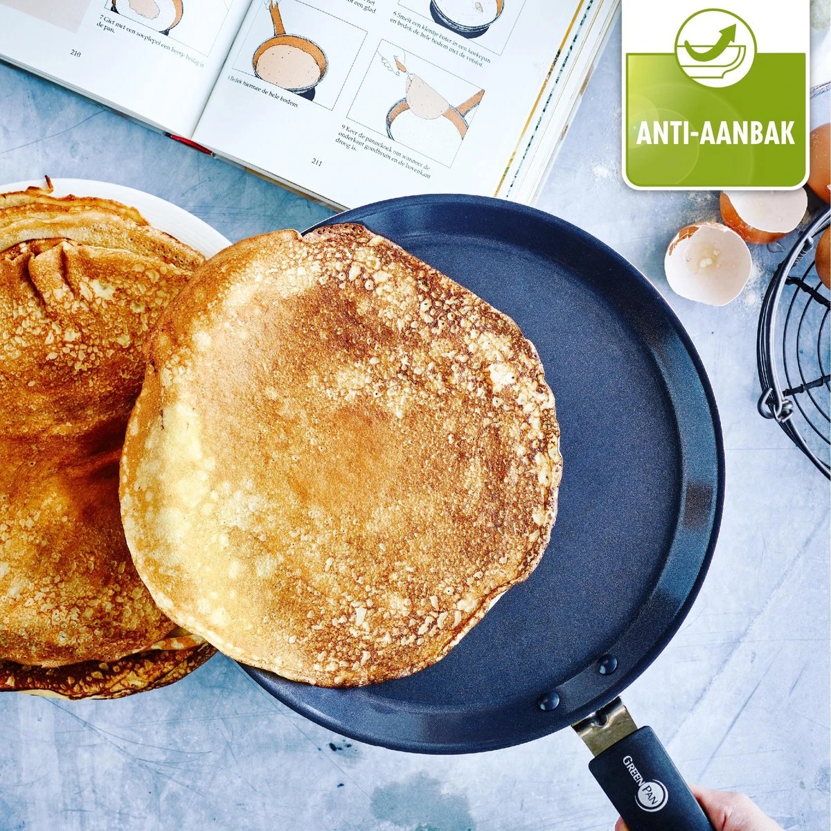 GreenPan Essentials pannenkoekenpan 24cm - zwart - inductie - PFAS-vrij GreenPan Essentials Pannenkoekenpan 24cm - Zwart - Inductie - PFAS-vrij -Keuken Pot 1200x1200 1109