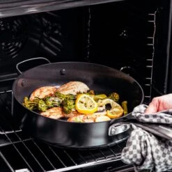 GreenPan Copenhagen Stoofpan Met Deksel En Extra Handvat 28cm/4.3L 11 GreenPan Copenhagen Stoofpan Met Deksel En Extra Handvat 28cm/4.3L -Keuken Pot 1200x1200 1168