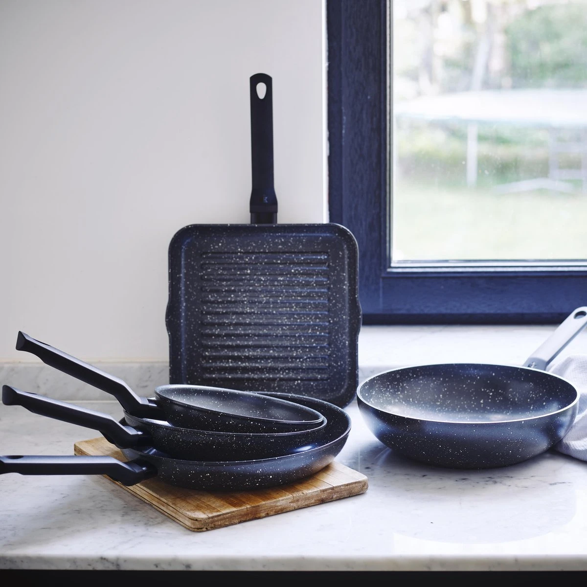 BK Universe grillpan 26x26 cm - inductie - anti-aanbak - PFAS-vrij BK Universe Grillpan 26x26 Cm - Inductie - Anti-aanbak - PFAS-vrij -Keuken Pot 1200x1200 1201