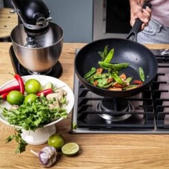 KitchenAid Classic Forged Aluminium Wok ø28cm - Zwart - Inductie - Anti-aanbak -Keuken Pot 1200x1200 1425