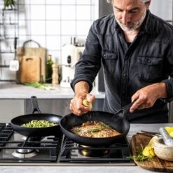 KitchenAid Classic Forged Aluminium Wok ø28cm - Zwart - Inductie - Anti-aanbak -Keuken Pot 1200x1200 1426