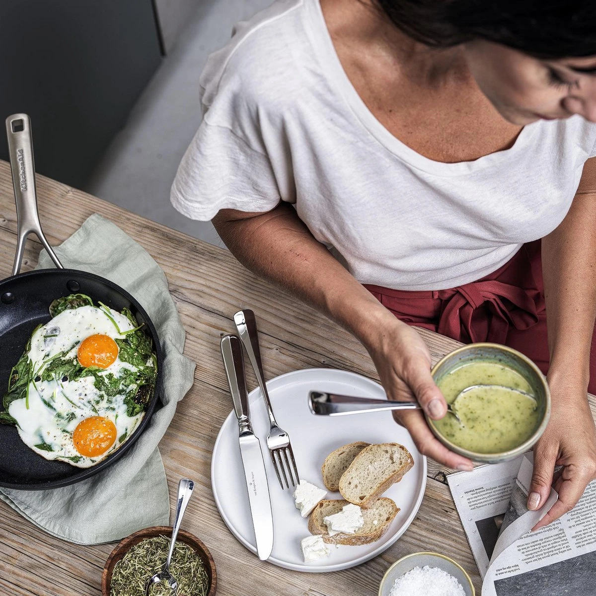 KitchenAid Hard geanodiseerd aluminium wok ø30cm - zwart - inductie - anti-aanbak KitchenAid Hard Geanodiseerd Aluminium Wok ø30cm - Zwart - Inductie - Anti-aanbak -Keuken Pot 1200x1200 1437