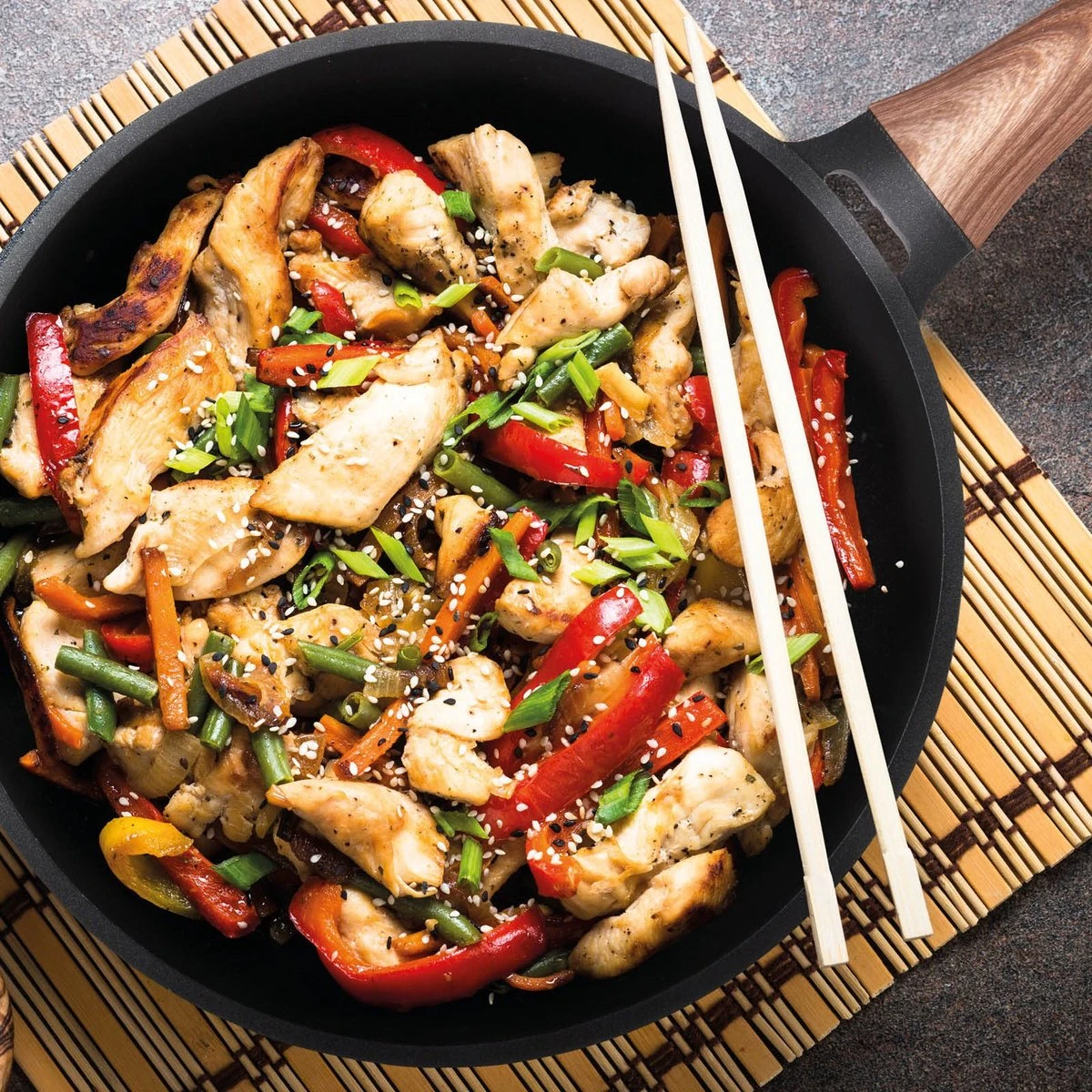 Rosmarino Black Line - wokpan - Ø30cm - 100% PFAS & PFOA vrij - gegoten aluminium - non-stick minerale coating - ergonomische handgreep - geschikt voor alle warmtebronnen & vaatwasser Rosmarino Black Line - Wokpan - Ø30cm - 100% PFAS & PFOA Vrij - Gegoten Aluminium - Non-stick Minerale Coating - Ergonomische Handgreep - Geschikt Voor Alle Warmtebronnen & Vaatwasser -Keuken Pot 1200x1200 1463