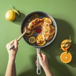 Tefal Renew+ Keramische Hapjespan - Ø 24 Cm - Met Deksel 8 Tefal Renew+ Keramische Hapjespan - Ø 24 Cm - Met Deksel -Keuken Pot 1200x1200 1598