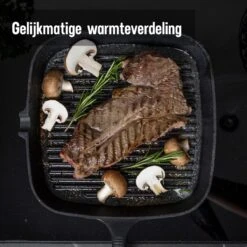 Daumonet Auguste Noir Gietijzeren Grillpan - Steakpan Zwart - PFAS & PFOA Vrij - Vierkant Met Schenktuit - 23,5 Cm - 2 Liter - Emaille - Alle Warmtebronnen - Elektrisch - Gas - Halogeen - Inductie - Keramisch 4 Daumonet Auguste Noir Gietijzeren Grillpan - Steakpan Zwart - PFAS & PFOA Vrij - Vierkant Met Schenktuit - 23,5 Cm - 2 Liter - Emaille - Alle Warmtebronnen - Elektrisch - Gas - Halogeen - Inductie - Keramisch -Keuken Pot 1200x1200 1648