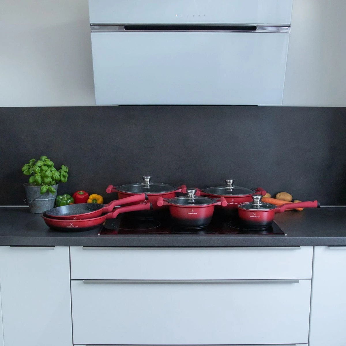 Herenthal Pannenset Inductie - Luxe 10-delige Koekenpan Inductie - Voor Alle Warmtebronnen - Pannen Met Glazen Deksels en Koudgrepen - Rood / Zwart- 6 Pannen Herenthal Pannenset Inductie - Luxe 10-delige Koekenpan Inductie - Voor Alle Warmtebronnen - Pannen Met Glazen Deksels En Koudgrepen - Rood / Zwart- 6 Pannen -Keuken Pot 1200x1200 198