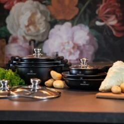 Herenthal Inductie Pannenset - Luxe 10-delige Koekenpanset - Voor Alle Warmtebronnen - Met Glazen Deksels En Koudgrepen - Zwart 9 Herenthal Inductie Pannenset - Luxe 10-delige Koekenpanset - Voor Alle Warmtebronnen - Met Glazen Deksels En Koudgrepen - Zwart -Keuken Pot 1200x1200 206