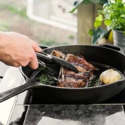Navaris Gietijzeren Koekenpan - Braadpan Van Gietijzer - Ronde Skillet - Geschikt Voor Alle Warmtebronnen - Ø 30 Cm - Ovenbestendig Tot 260 Graden 14 Navaris Gietijzeren Koekenpan - Braadpan Van Gietijzer - Ronde Skillet - Geschikt Voor Alle Warmtebronnen - Ø 30 Cm - Ovenbestendig Tot 260 Graden -Keuken Pot 1200x1200 276