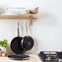 GreenPan Koekenpan - Royal Black - ø 28 Cm - Keramische Anti-aanbaklaag 6 GreenPan Koekenpan - Royal Black - ø 28 Cm - Keramische Anti-aanbaklaag -Keuken Pot 1200x1200 300