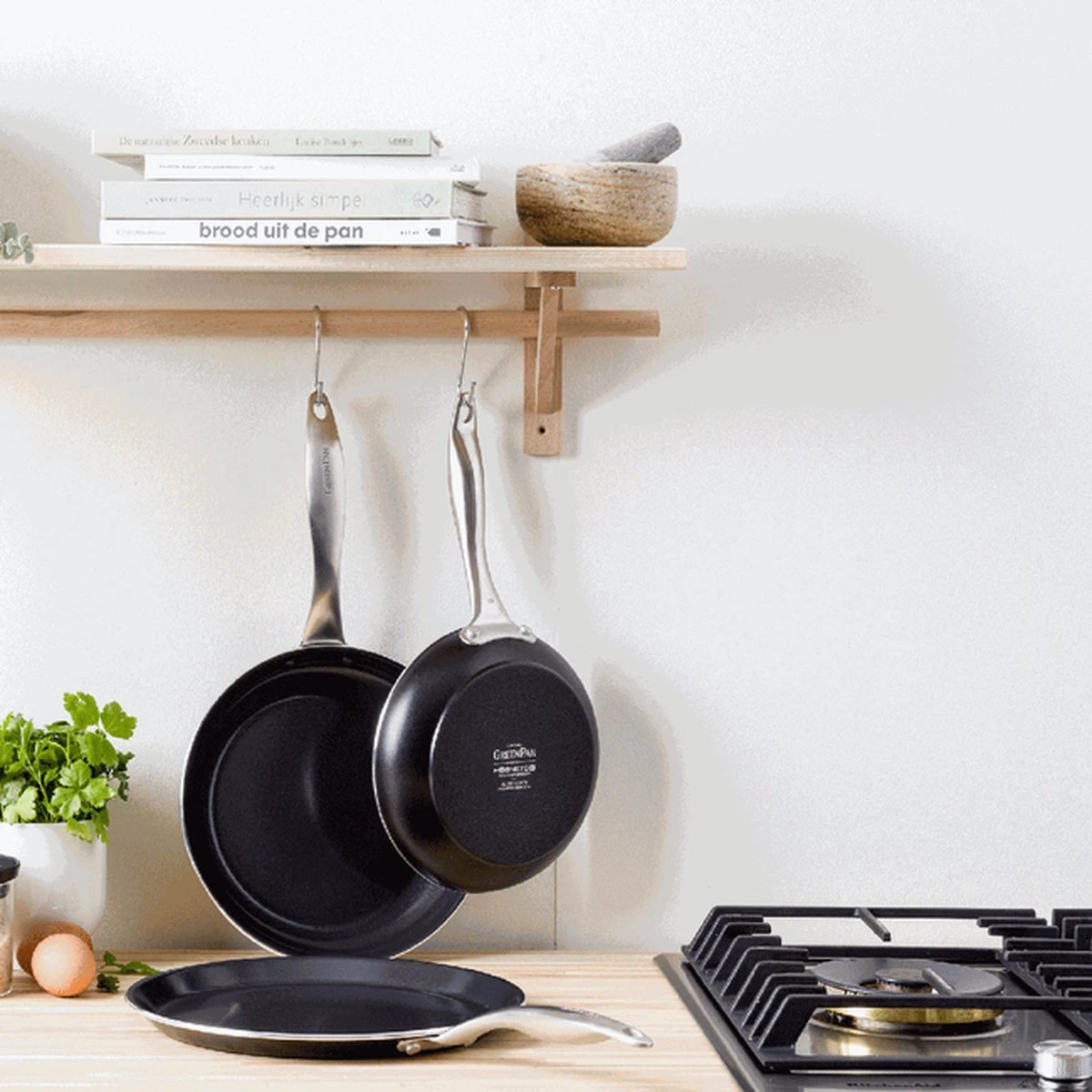 GreenPan Koekenpan - Royal Black - ø 28 cm - Keramische anti-aanbaklaag GreenPan Koekenpan - Royal Black - ø 28 Cm - Keramische Anti-aanbaklaag -Keuken Pot 1200x1200 300