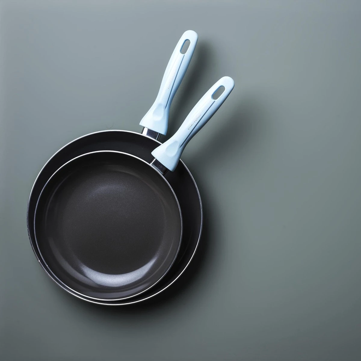 VitaVerde Expert koekenpannenset Ø 24cm + Ø 28cm - lichtblauw - inductie - PFAS-vrij VitaVerde Expert Koekenpannenset Ø 24cm + Ø 28cm - Lichtblauw - Inductie - PFAS-vrij -Keuken Pot 1200x1200 370