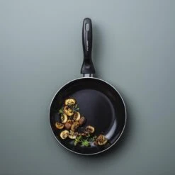 VitaVerde Expert Koekenpannenset Ø 24cm + Ø 28cm - Zwart - Inductie - PFAS-vrij -Keuken Pot 1200x1200 487