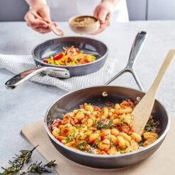 Demeyere 12628 Alu Pro 5 Ceraforce Antikleef Bakpan 28 Cm 3 Demeyere 12628 Alu Pro 5 Ceraforce Antikleef Bakpan 28 Cm -Keuken Pot 1200x1200 549