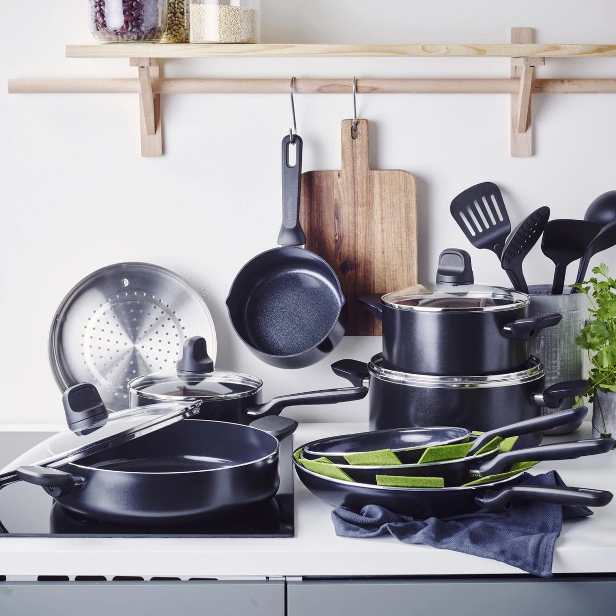 GreenPan Memphis pannenset - 20-delig - zwart - inductie - PFAS-vrij GreenPan Memphis Pannenset - 20-delig - Zwart - Inductie - PFAS-vrij -Keuken Pot 1200x1200 62