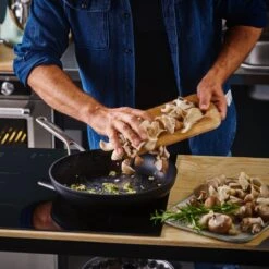 KitchenAid Hard Geanodiseerd Aluminium Koekenpannenset ø20+24+28cm - Zwart - Inductie -Keuken Pot 1200x1200 670