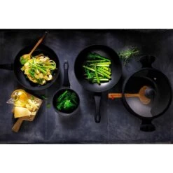 Mammoet Essentials Vesucio Braadpan - 28cm - Anti-aanbaklaag - Met Deksel 4 Mammoet Essentials Vesucio Braadpan - 28cm - Anti-aanbaklaag - Met Deksel -Keuken Pot 1200x1200 912