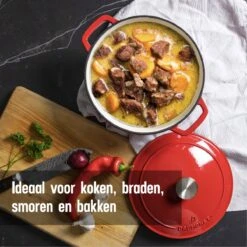 Daumonet Carême Rouge Gietijzeren Braadpan - Sudderpan Kersen Rood - Rond - Ø26 Cm - 4,4 Liter - PFAS & PFOA Vrij - Emaille - Geschikt Voor Alle Warmtebronnen - Elektrisch - Gas - Halogeen - Inductie - Keramisch - Vaatwasserbestendig 5 Daumonet Carême Rouge Gietijzeren Braadpan - Sudderpan Kersen Rood - Rond - Ø26 Cm - 4,4 Liter - PFAS & PFOA Vrij - Emaille - Geschikt Voor Alle Warmtebronnen - Elektrisch - Gas - Halogeen - Inductie - Keramisch - Vaatwasserbestendig -Keuken Pot 1200x1200 970