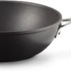 Le Creuset Wokpan - Met Steel - Les Forgées TNS - ø 26 Cm / 3.4 Liter - Standaard Anti-aanbaklaag -Keuken Pot 1200x372