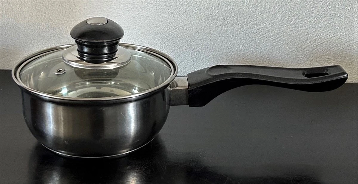 Haute Cuisine Bakeliet - Steelpan met deksel 14 cm Merkloos Haute Cuisine Bakeliet - Steelpan Met Deksel 14 Cm -Keuken Pot