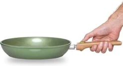 Just Vegan Koekenpan ECO Met Afneembaar Handvat 20 Cm Aluminium Groen -Keuken Pot 1200x646