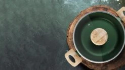 Forest, Braadpan Met Deksel – Ø 16 Cm – 100% Gerecycled Aluminium – Geschikt Voor Alle Warmtebronnen - Duurzame Pan – PFOA Vrij – Sudderpan – Stoofpan – 2.5 L 5 Forest, Braadpan Met Deksel – Ø 16 Cm – 100% Gerecycled Aluminium – Geschikt Voor Alle Warmtebronnen - Duurzame Pan – PFOA Vrij – Sudderpan – Stoofpan – 2.5 L -Keuken Pot 1200x675 25