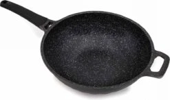 Cheffinger Wokpan Met Deksel - 32cm - Zwart - Pan - Keukenaccessoires -Keuken Pot 1200x708 3