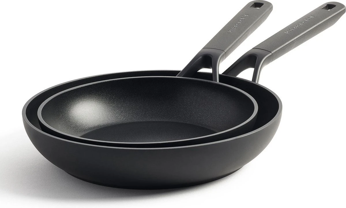 KitchenAid Classic Aluminium koekenpannenset 2-delig ø24+28cm - zwart - inductie KitchenAid Classic Aluminium Koekenpannenset 2-delig ø24+28cm - Zwart - Inductie -Keuken Pot 1200x723 3