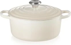 Le Creuset Braadpan Signature Meringue - ø 24 Cm / 4.2 Liter -Keuken Pot 1200x764 3