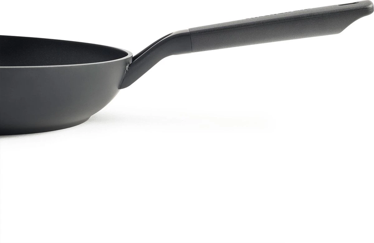 KitchenAid Classic Aluminium koekenpannenset 2-delig ø24+28cm - zwart - inductie KitchenAid Classic Aluminium Koekenpannenset 2-delig ø24+28cm - Zwart - Inductie -Keuken Pot 1200x781 6