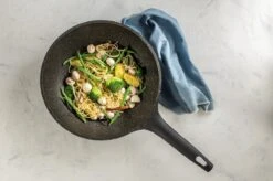 Sola Wokpan Fair Cooking - Ø 30 Cm - Zwart/wit - Aluminium - Antiaanbaklaag 6 Sola Wokpan Fair Cooking - Ø 30 Cm - Zwart/wit - Aluminium - Antiaanbaklaag -Keuken Pot 1200x799 103