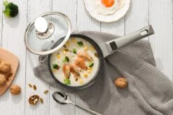 Swiss Pro+ | Set 14 Delige Pannenset | Inductie - Pannensets - Glazen Deksel - Met Afneembare Handgreep - Marmeren Interieur -PFAS-vrij | Grey / Silver -Keuken Pot 1200x799 142