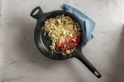 Sola Hapjespan Fair Cooking - Ø 28 Cm - Zwart/wit - Aluminium - Antiaanbaklaag 7 Sola Hapjespan Fair Cooking - Ø 28 Cm - Zwart/wit - Aluminium - Antiaanbaklaag -Keuken Pot 1200x799 148