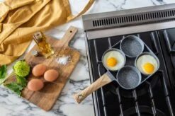 Magnani - Eierpan - 4 Bakplaten Van ⌀ 8 Cm - Voor Gas- En Elektrische Kookplaten - Aluminium - Houten Handvat - 38 X 18.7 X 2 Cm -Keuken Pot 1200x799 61