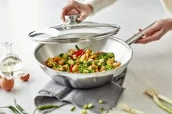 Demeyere Apollo 7 - Wok - 30 Cm - Met Glazen Deksel -Keuken Pot 1200x799 85