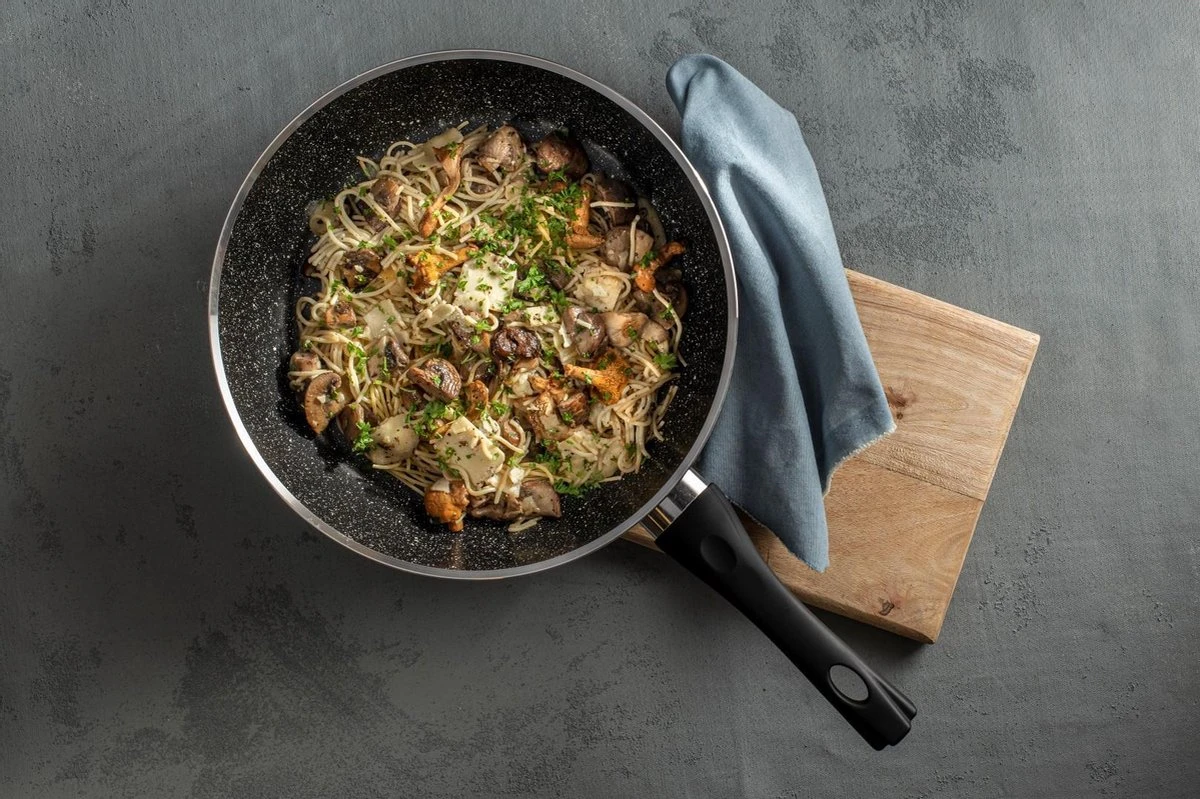 Sola Hapjespan Stonehenge - Ø 28 cm - Zwart/wit - Aluminium - Antiaanbaklaag Sola Hapjespan Stonehenge - Ø 28 Cm - Zwart/wit - Aluminium - Antiaanbaklaag -Keuken Pot 1200x799 97