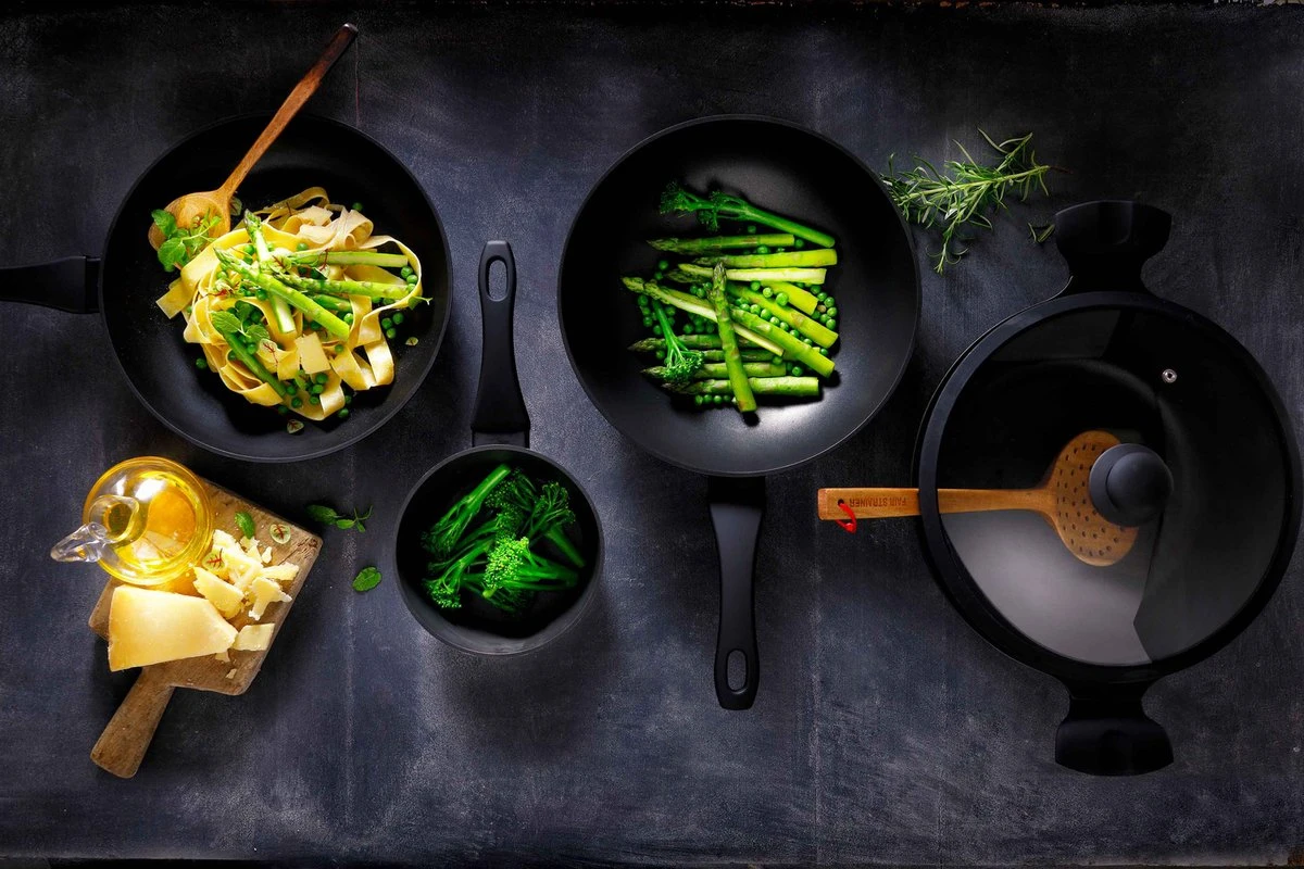 Mammoet Essentials Vesucio Braadpan - 28cm - Anti-aanbaklaag - Met deksel Mammoet Essentials Vesucio Braadpan - 28cm - Anti-aanbaklaag - Met Deksel -Keuken Pot 1200x800 190