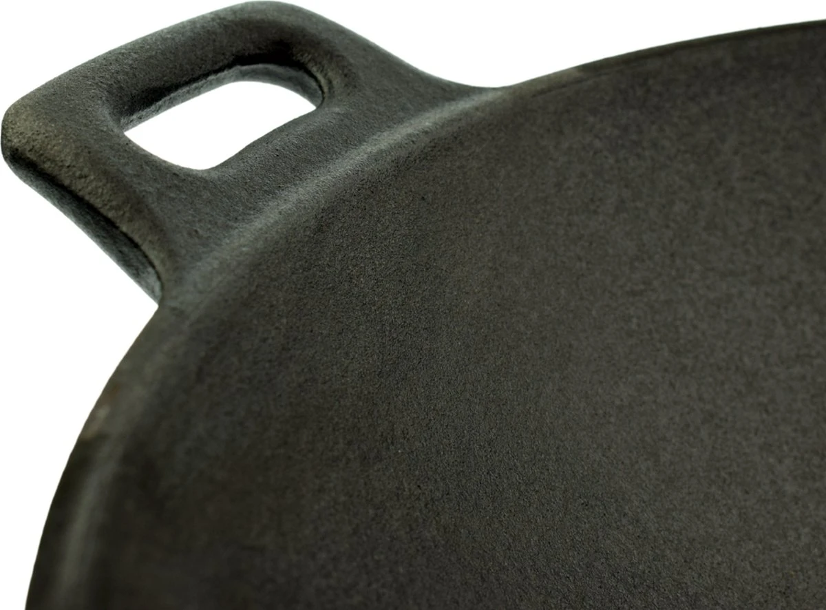 Orange85 Gietijzeren wokpan - Alle warmtebronnen - Inductie - Wok - Zwart - 31cm - Gietijzer - Wokpannen Orange85 Gietijzeren Wokpan - Alle Warmtebronnen - Inductie - Wok - Zwart - 31cm - Gietijzer - Wokpannen -Keuken Pot 1200x886 2