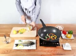 Cheffinger Wokpan Met Deksel - 32cm - Zwart - Pan - Keukenaccessoires -Keuken Pot 1200x892 4