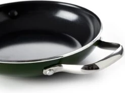 Dagelijkse Kost Door Jeroen Meus - Koekenpan ø24cm - Inductie - Anti-aanbak - PFAS-vrij 6 Dagelijkse Kost Door Jeroen Meus - Koekenpan ø24cm - Inductie - Anti-aanbak - PFAS-vrij -Keuken Pot 1200x895 3