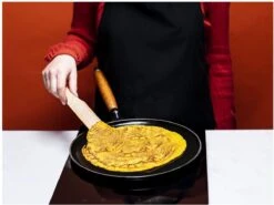 Staub Flensjespan - Houten Steel - 28 Cm - Zwart 5 Staub Flensjespan - Houten Steel - 28 Cm - Zwart -Keuken Pot 1200x899 28