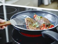 GreenPan Cambridge Hapjespan Met Deksel 24cm - Zwart - Inductie - PFAS-vrij -Keuken Pot 1200x899 39