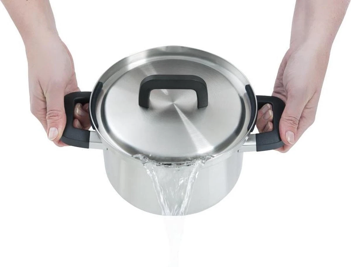 BK Flow Cool Pannenset - 4-delig – RVS deksels - Veilig afgietsysteem - geschikt voor alle warmtebronnen BK Flow Cool Pannenset - 4-delig – RVS Deksels - Veilig Afgietsysteem - Geschikt Voor Alle Warmtebronnen -Keuken Pot