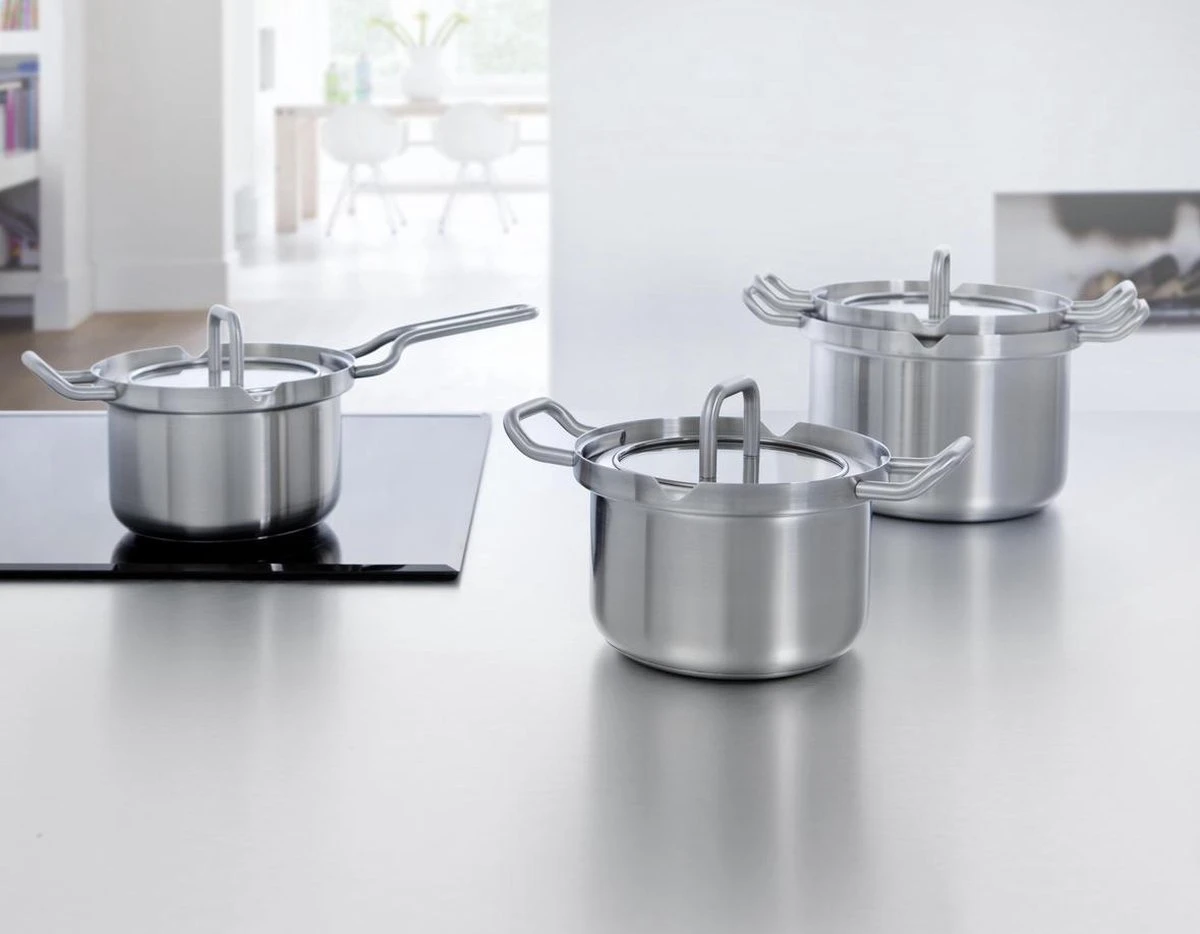 BK Q-linair Master Glas pannenset - 5-delig - glazen deksel - veilig afgietsysteem - inductie BK Q-linair Master Glas Pannenset - 5-delig - Glazen Deksel - Veilig Afgietsysteem - Inductie -Keuken Pot 1200x934 2