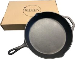 Koock Amsterdam® Skillet - Gietijzer - 25cm - Koekenpan - Geschikt Voor Alle Warmtebronnen -Keuken Pot 1200x944