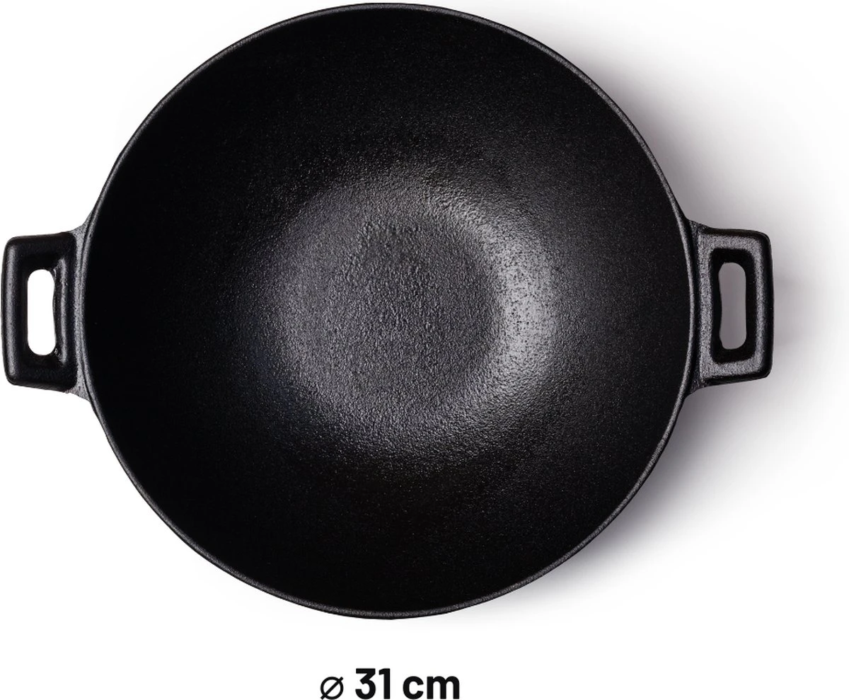 Orange85 Gietijzeren wokpan - Alle warmtebronnen - Inductie - Wok - Zwart - 31cm - Gietijzer - Wokpannen Orange85 Gietijzeren Wokpan - Alle Warmtebronnen - Inductie - Wok - Zwart - 31cm - Gietijzer - Wokpannen -Keuken Pot 1200x989 3