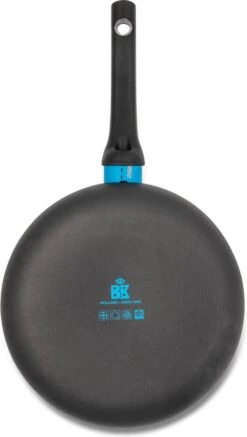 BK Blue Label Basics Hapjespan - Ø 24 Cm - Keramisch (PFAS Vrij) - Geen Inductie -Keuken Pot 679x1200 3